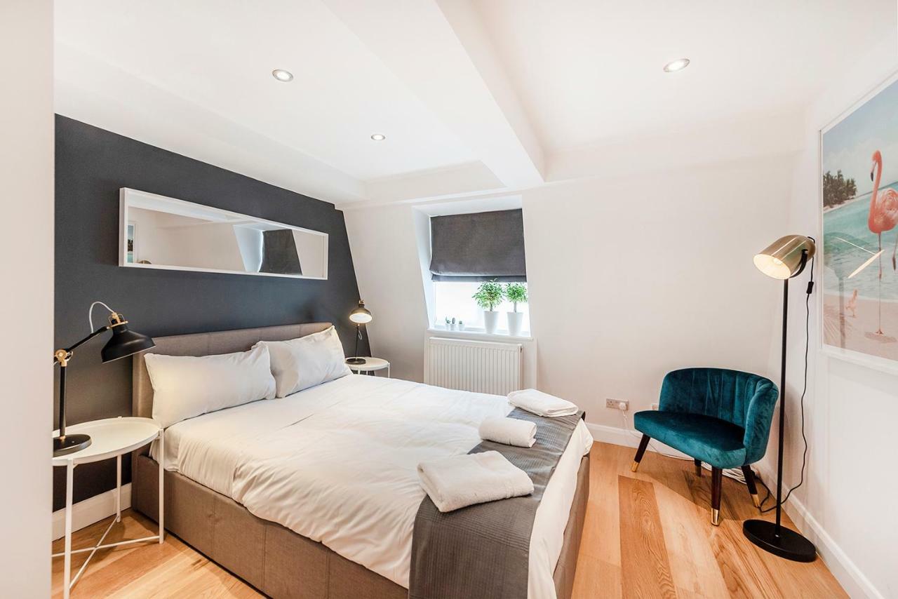The Oxford Street Apartment *