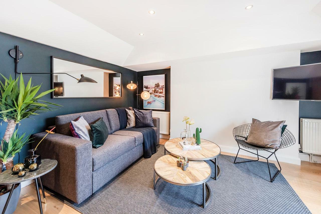 The Oxford Street Apartment *
